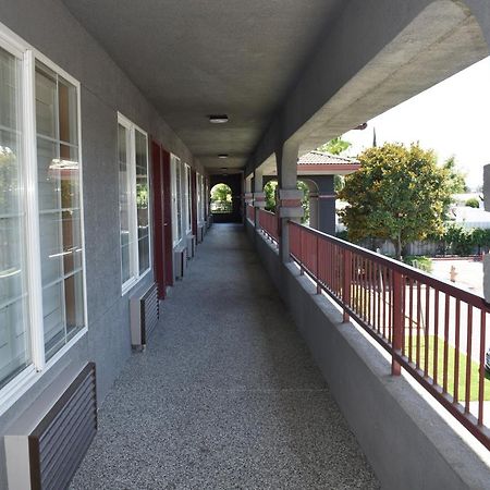 Baymont By Wyndham Manteca Hotel Bagian luar foto