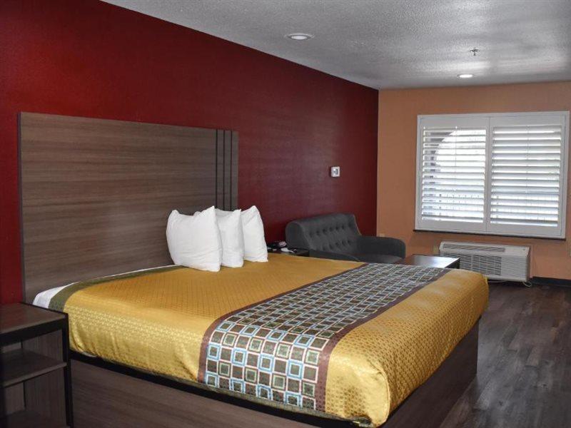 Baymont By Wyndham Manteca Hotel Bagian luar foto