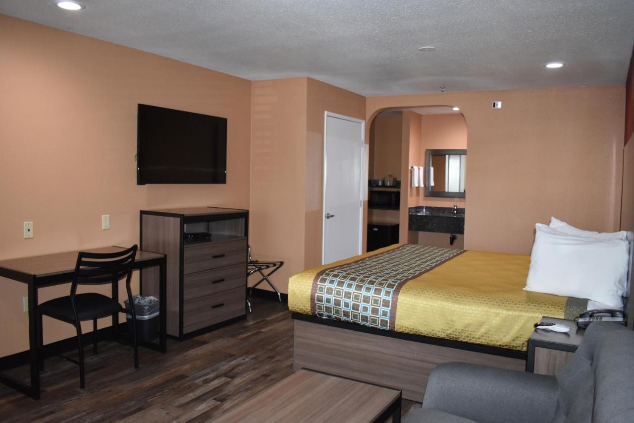 Baymont By Wyndham Manteca Hotel Bagian luar foto